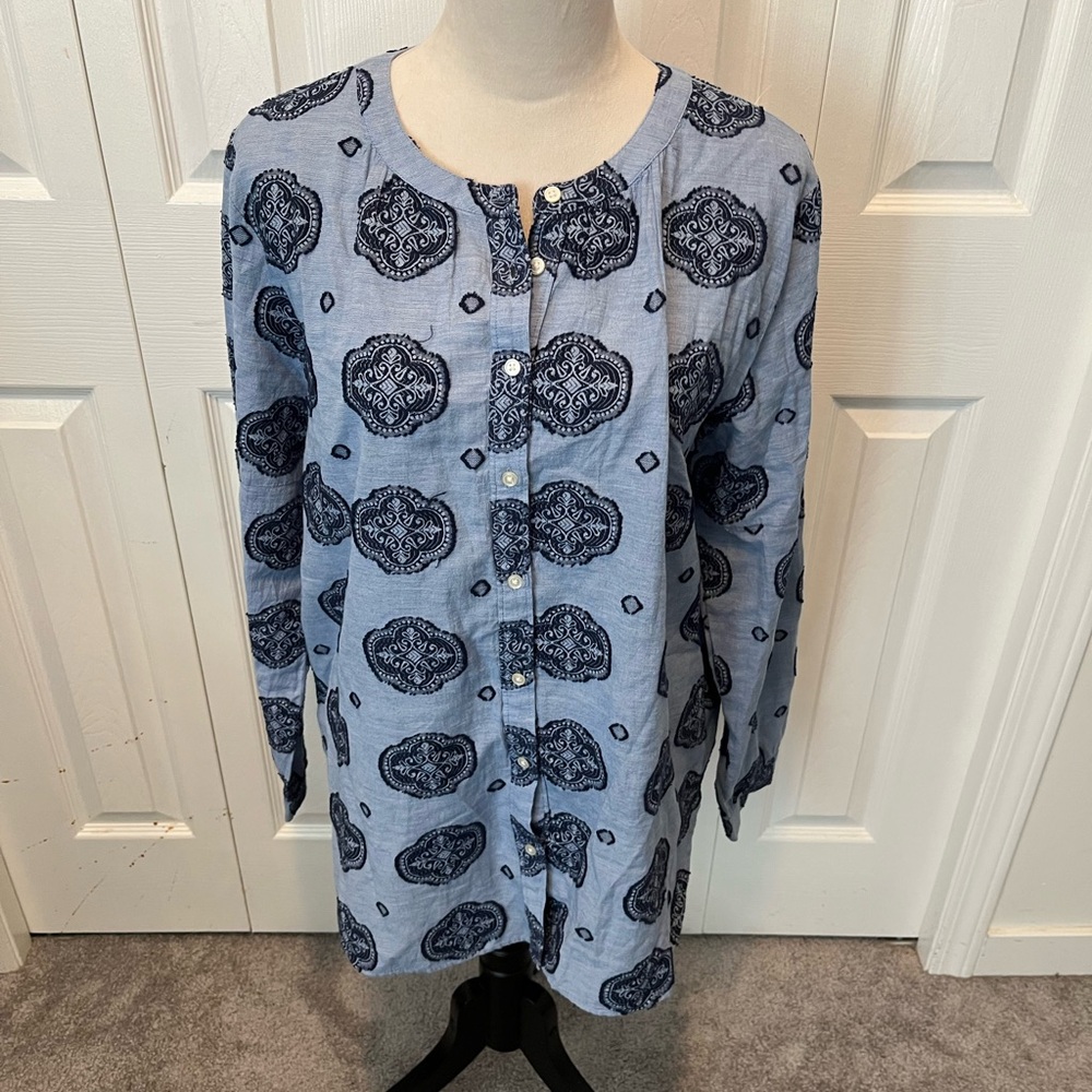 Anne Taylor Loft size L 100% cotton Chambray top